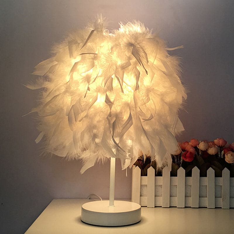 Beautiful Feather Globe Table Lamp