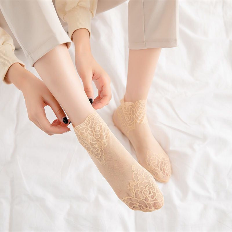 Fesara | Women's Elegant Lacey Ankle Socks