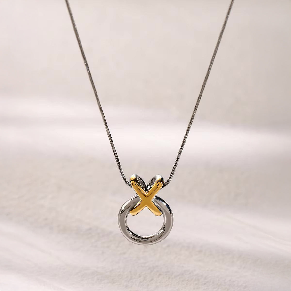 Fesara | Beautiful Twist Chain Necklace