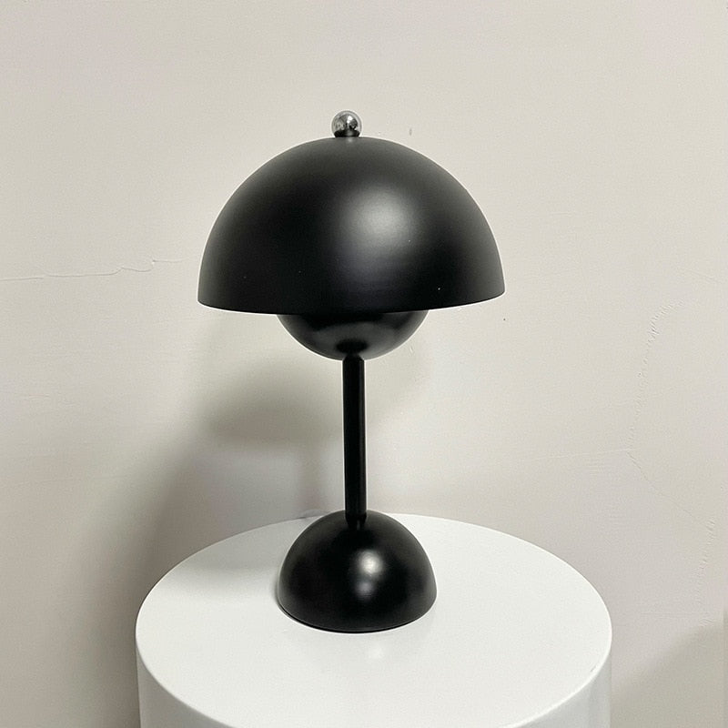 Contemporary Metal Desk LED Lamp