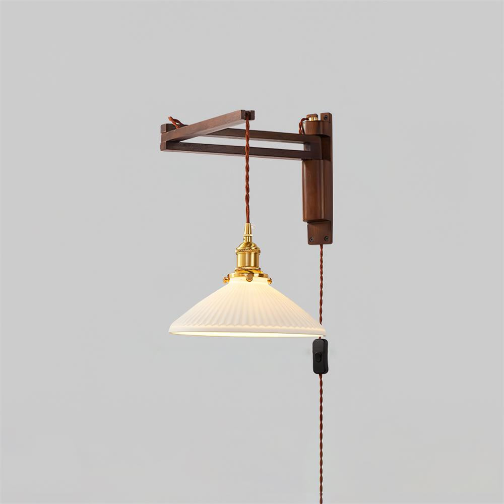 Varonne | Vintage-Inspired Wall Lamp with Classic Silhouette 12