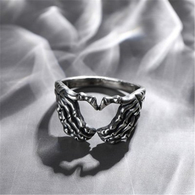 Vintage Style Skull Love Ring - Fesara