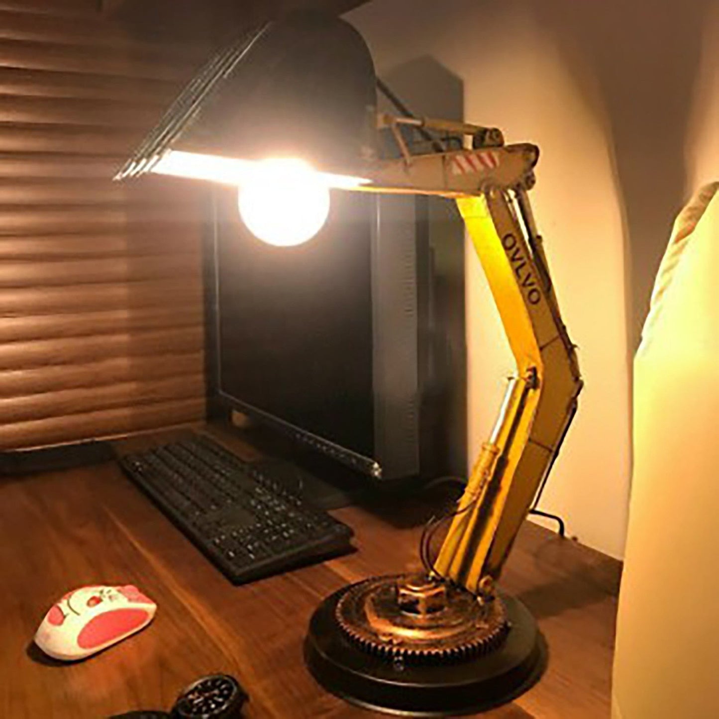 Industrial Style Heavy Duty Table Lamp - Fesara