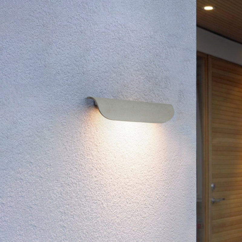 Fesara | Contemporary Weatherproof Outdoor Wall Light
