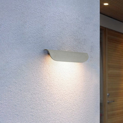 Fesara | Contemporary Weatherproof Outdoor Wall Light