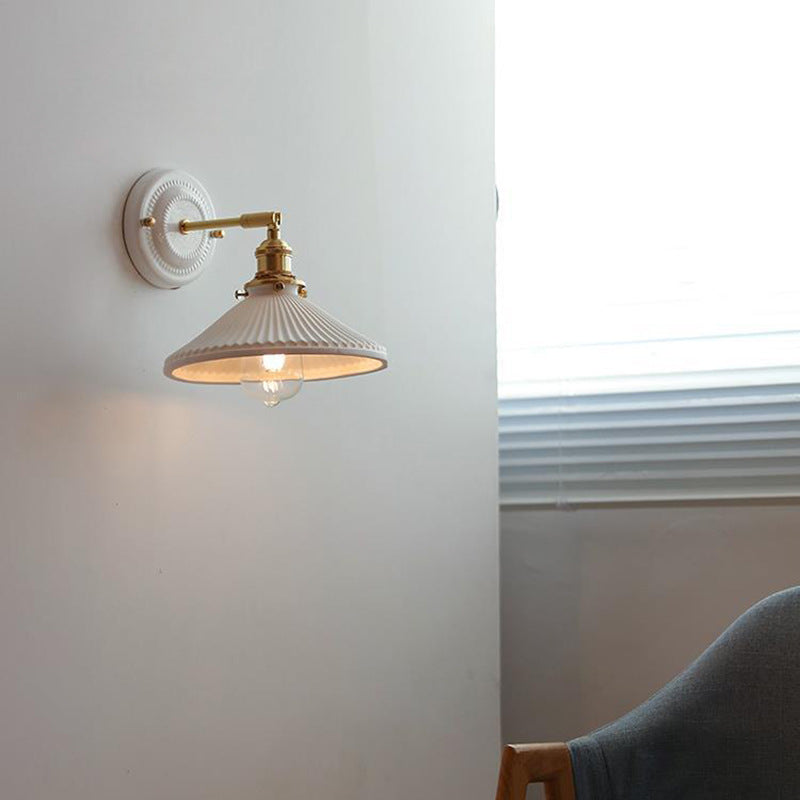 Classic Asian Style Metal 1-Light Wall Sconce