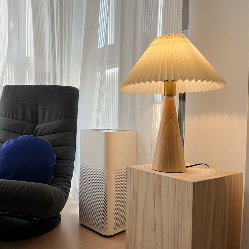 Simple Wooden Shade LED Desk Lamp