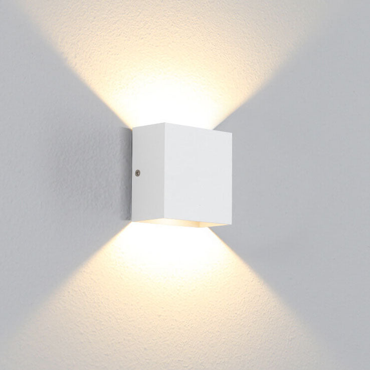 Contemporary Slim LED Wall Light Fixture - Fesara