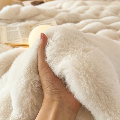 Plush Fleece Blanket for Cozy Relaxation