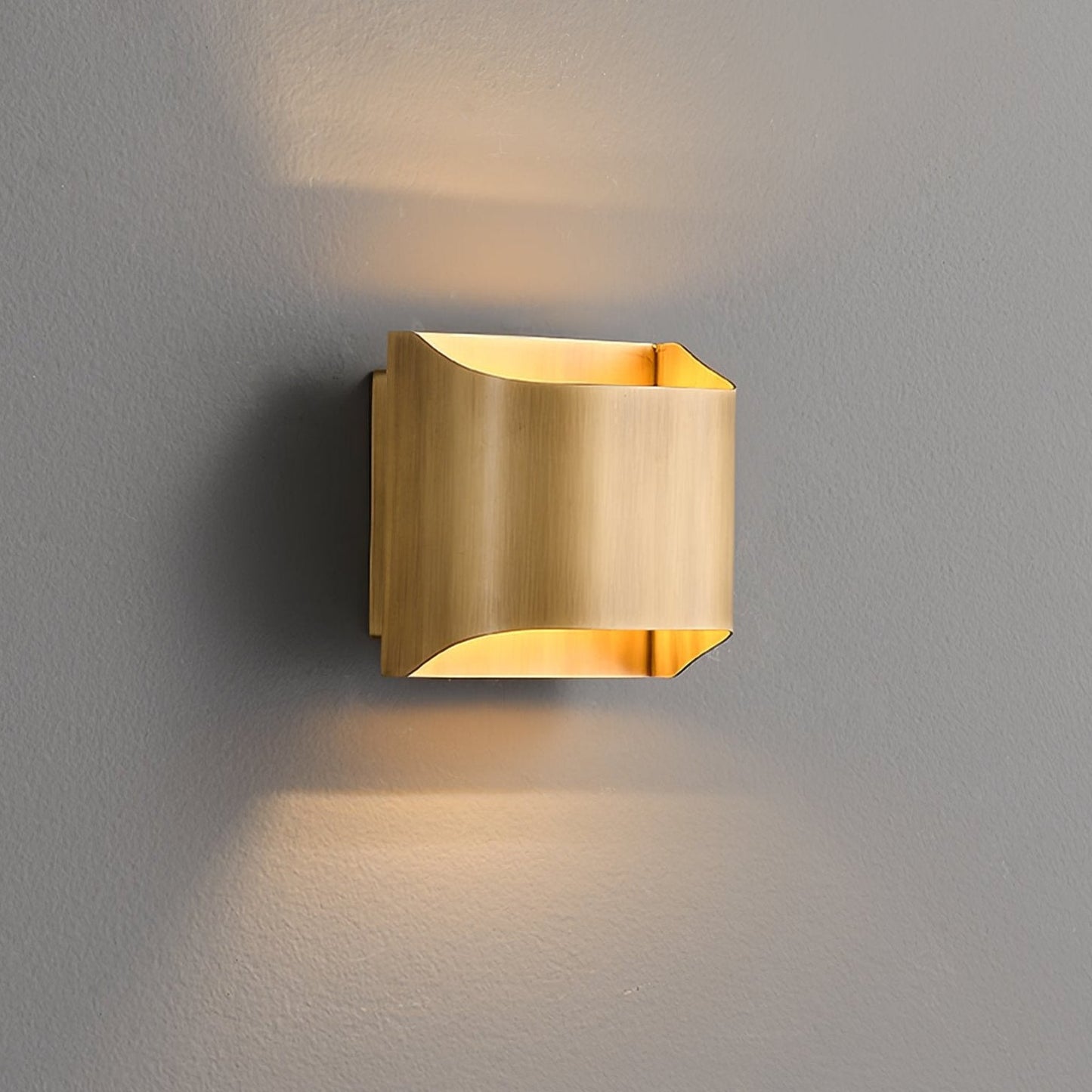 Elegant Arc Brass LED Wall Light Fixture
