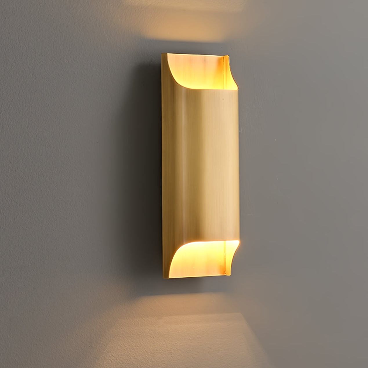 Elegant Arc Brass LED Wall Light Fixture
