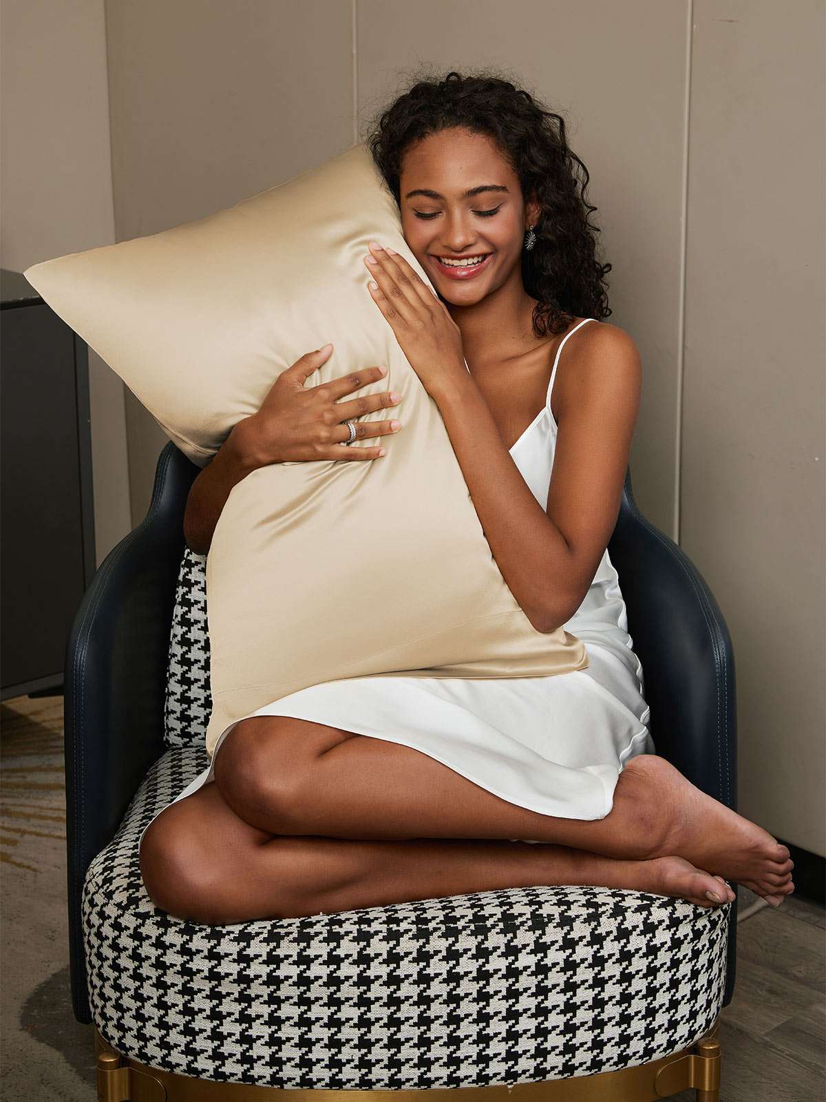 Luxury Mulberry Silk Pillowcase with Concealed Zipper
