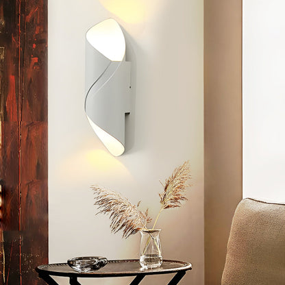 Energy Efficient Outdoor Wall Lamp