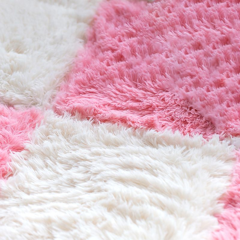 Plush Bedroom Carpet Squares Durable Stain Resistant Floor Tiles