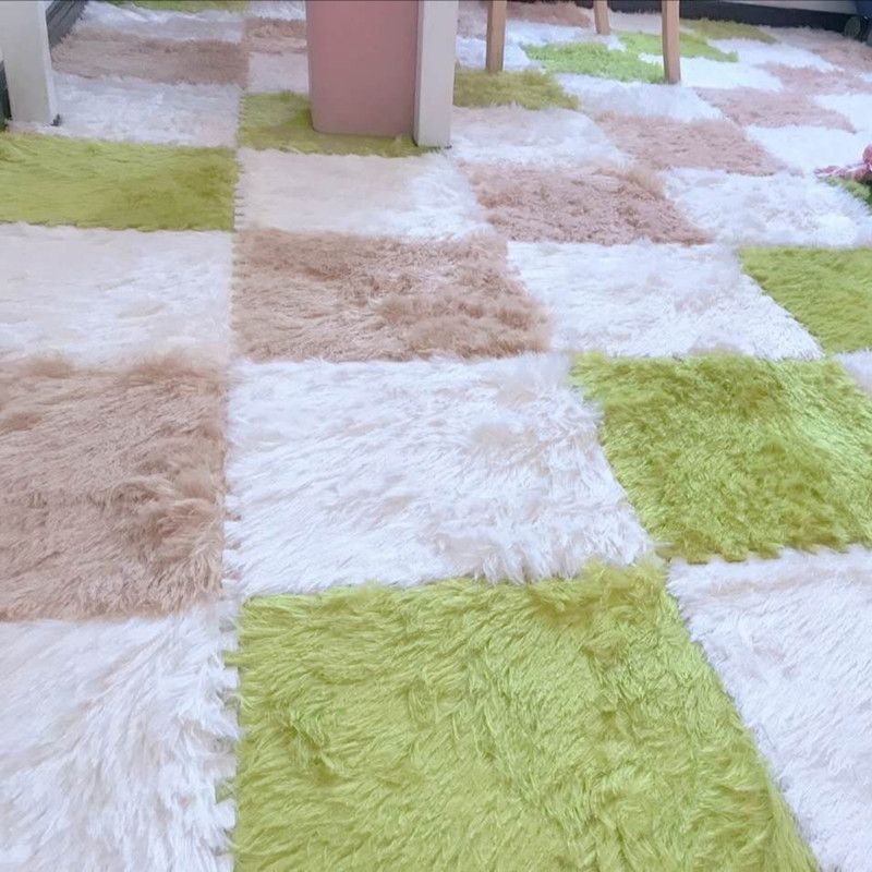 Plush Bedroom Carpet Squares Durable Stain Resistant Floor Tiles