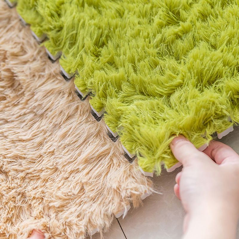 Plush Bedroom Carpet Squares Durable Stain Resistant Floor Tiles