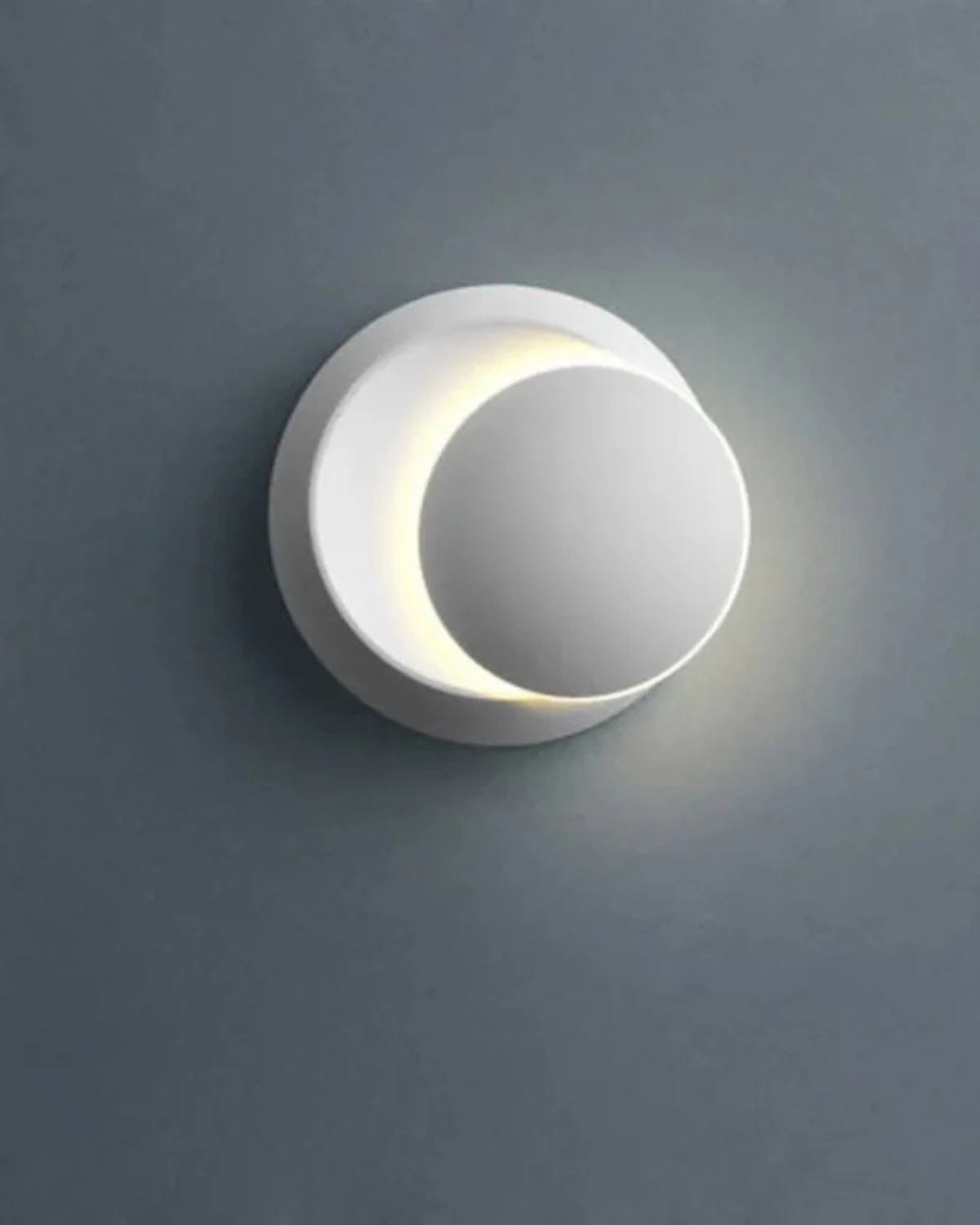 Stylish Wall Lamp with Round Glow Ambient Light