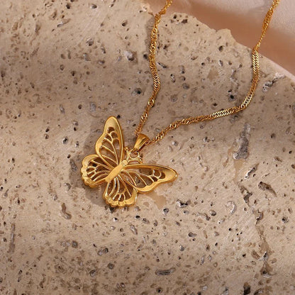 Luxurious 18k Gold Butterfly Diamond Necklace