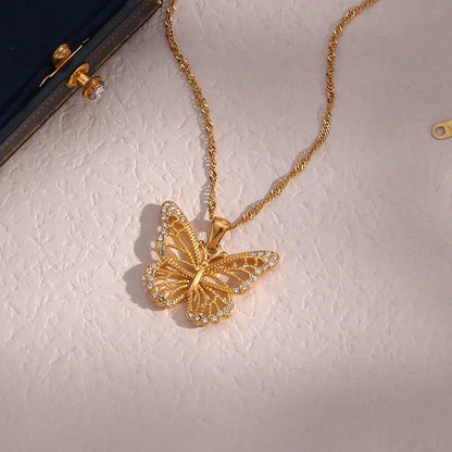 Luxurious 18k Gold Butterfly Diamond Necklace