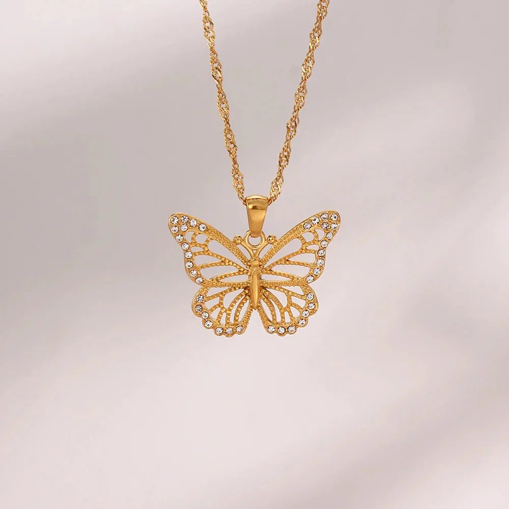 Luxurious 18k Gold Butterfly Diamond Necklace