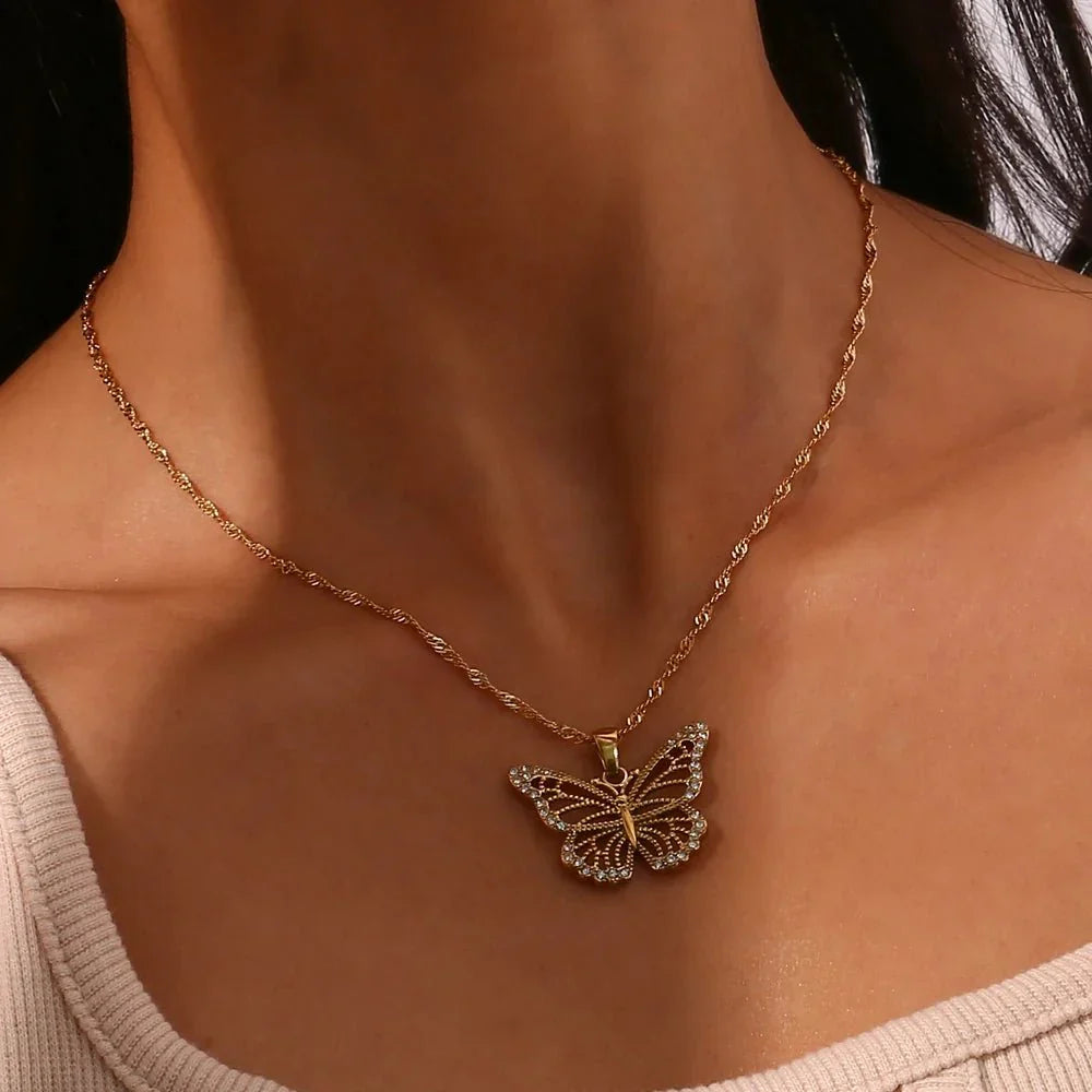 Luxurious 18k Gold Butterfly Diamond Necklace