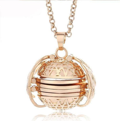 Sparkling Wing Shaped Pendant Necklace - Fesara