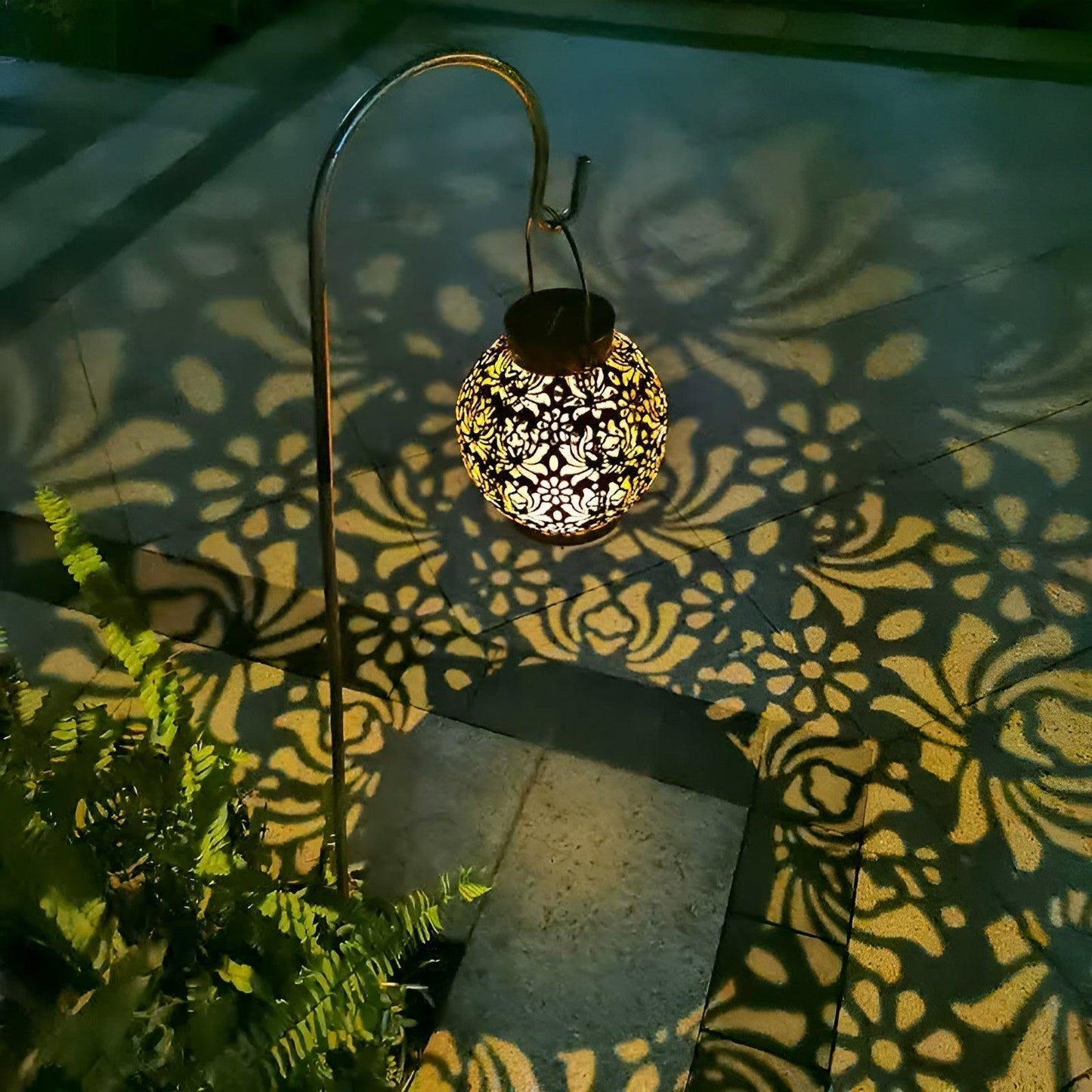 Solar Powered Outdoor Hanging Lamp