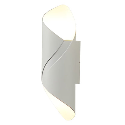 Energy Efficient Outdoor Wall Lamp
