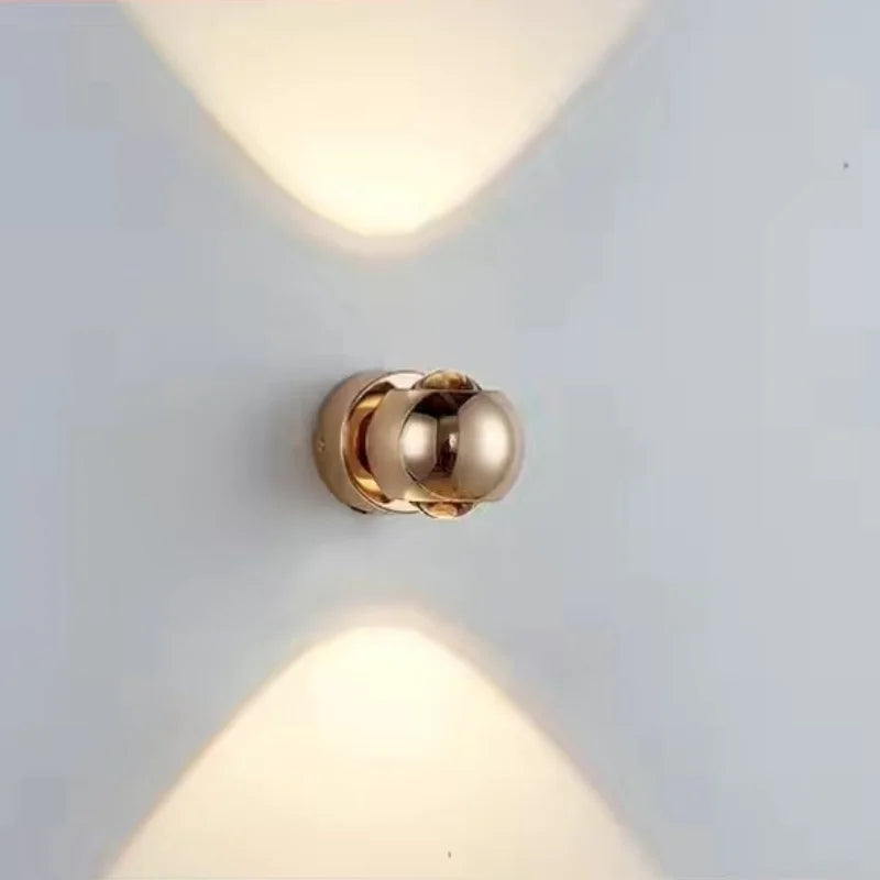 Modern Adjustable Wall Light with Flexible Arm
