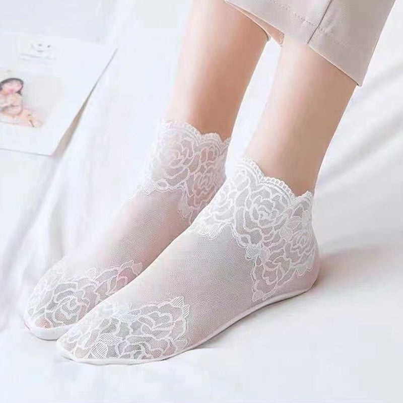 Fesara | Women's Elegant Lacey Ankle Socks