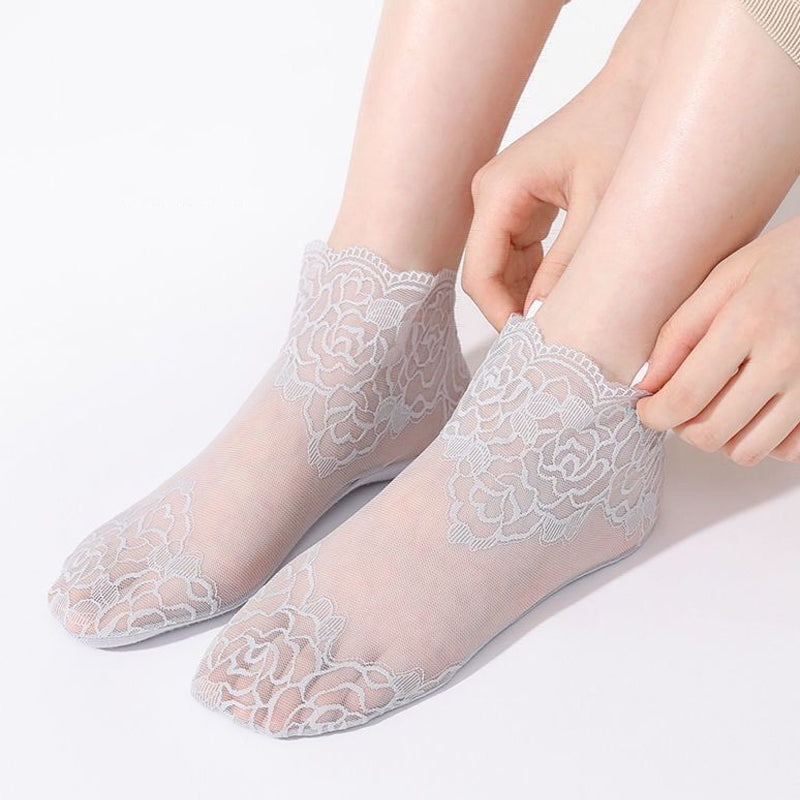 Fesara | Women's Elegant Lacey Ankle Socks