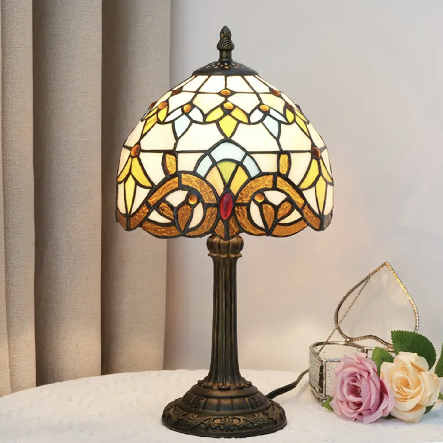 Classic Stained Glass Table Lamp