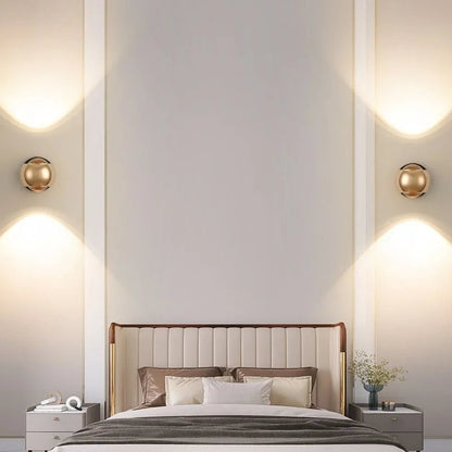 Modern Adjustable Wall Light with Flexible Arm