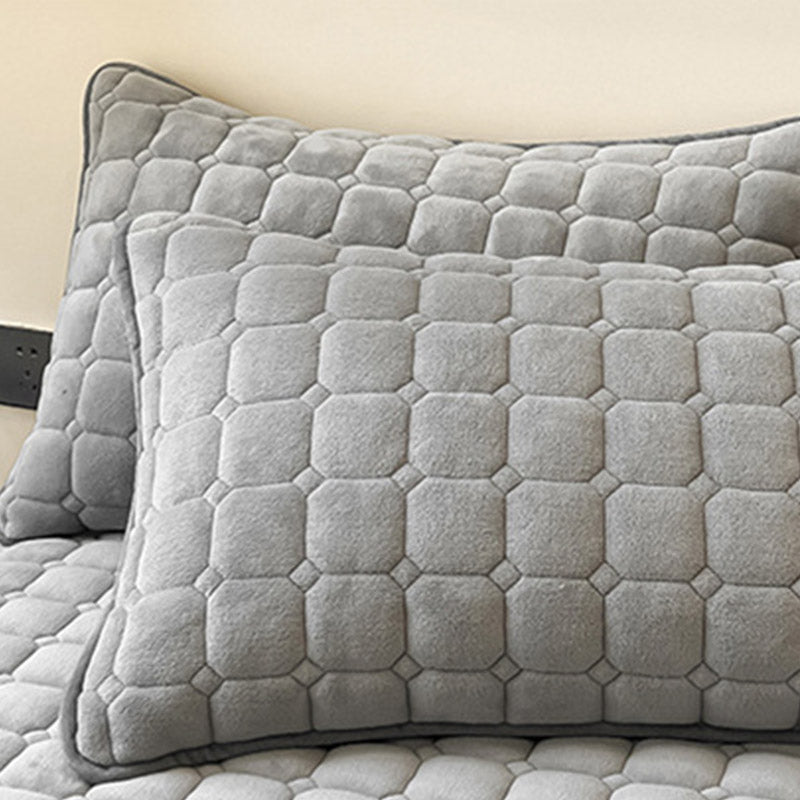Cozy Plush Throw Blanket with Textured Pattern