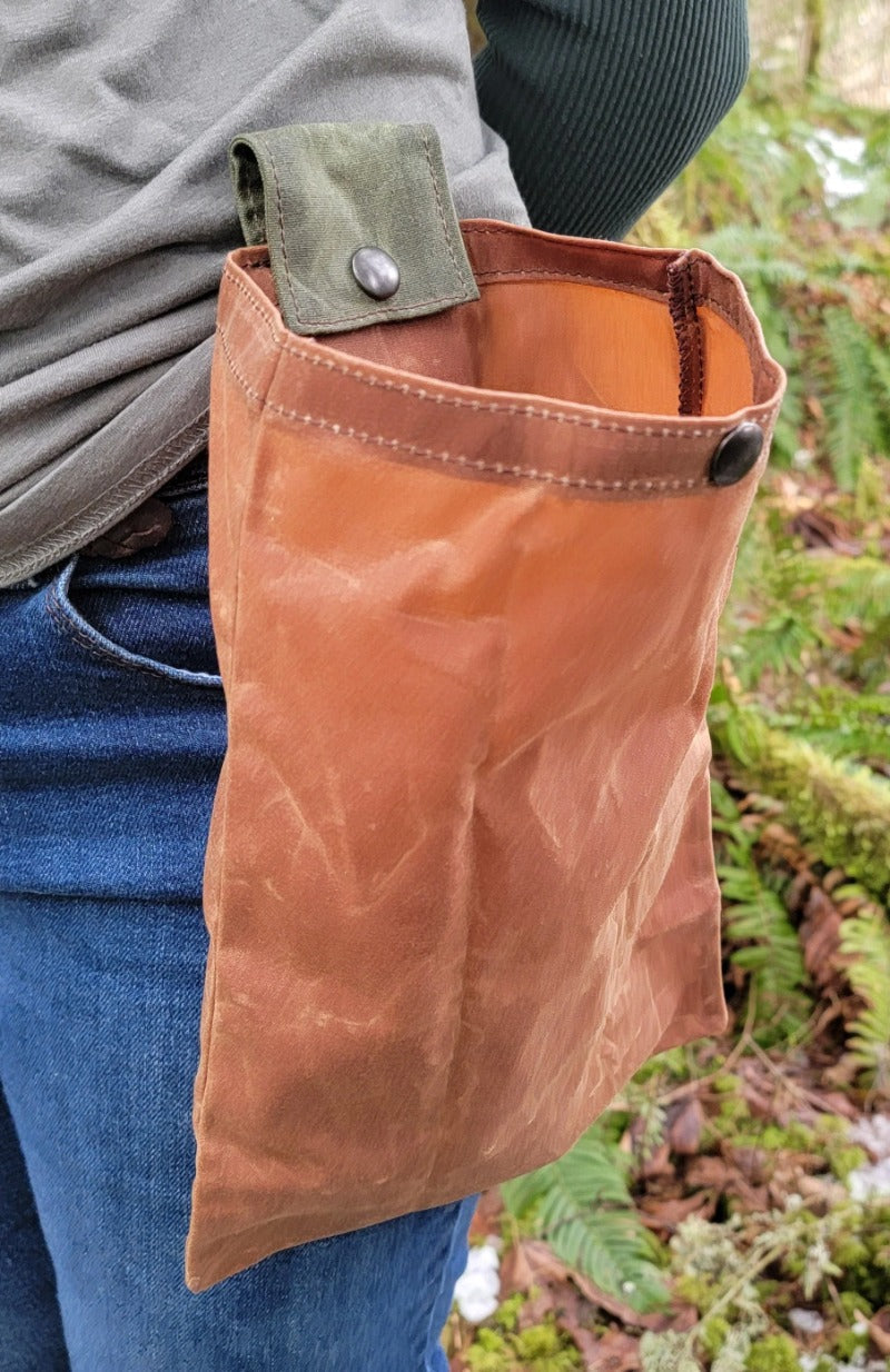 Waterproof Canvas Folding Harvest Bag with Strong Build