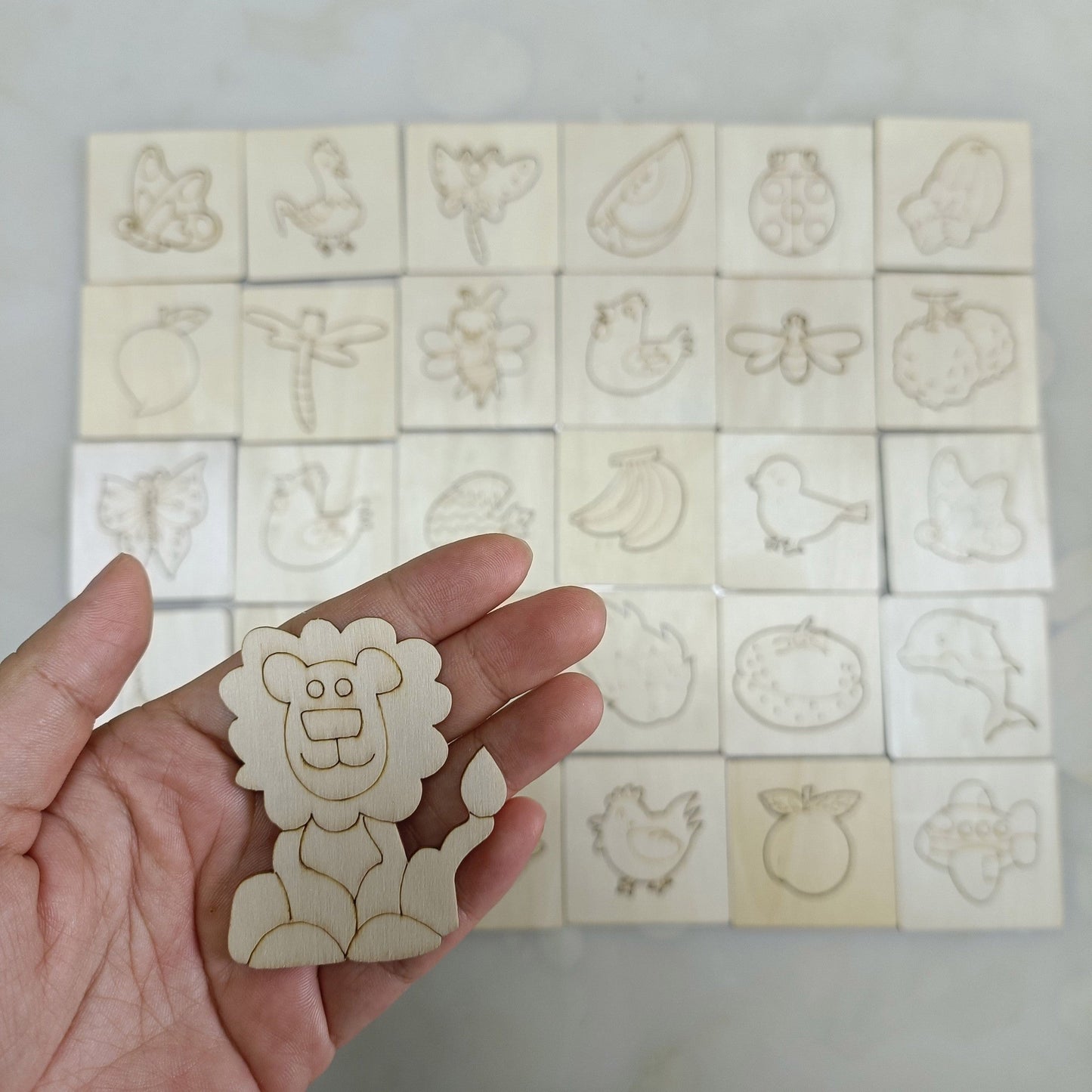 Artistic Kids 20-Piece Drawing Kit for Fun Learning