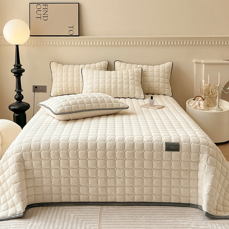 Cozy Plush Throw Blanket with Textured Pattern