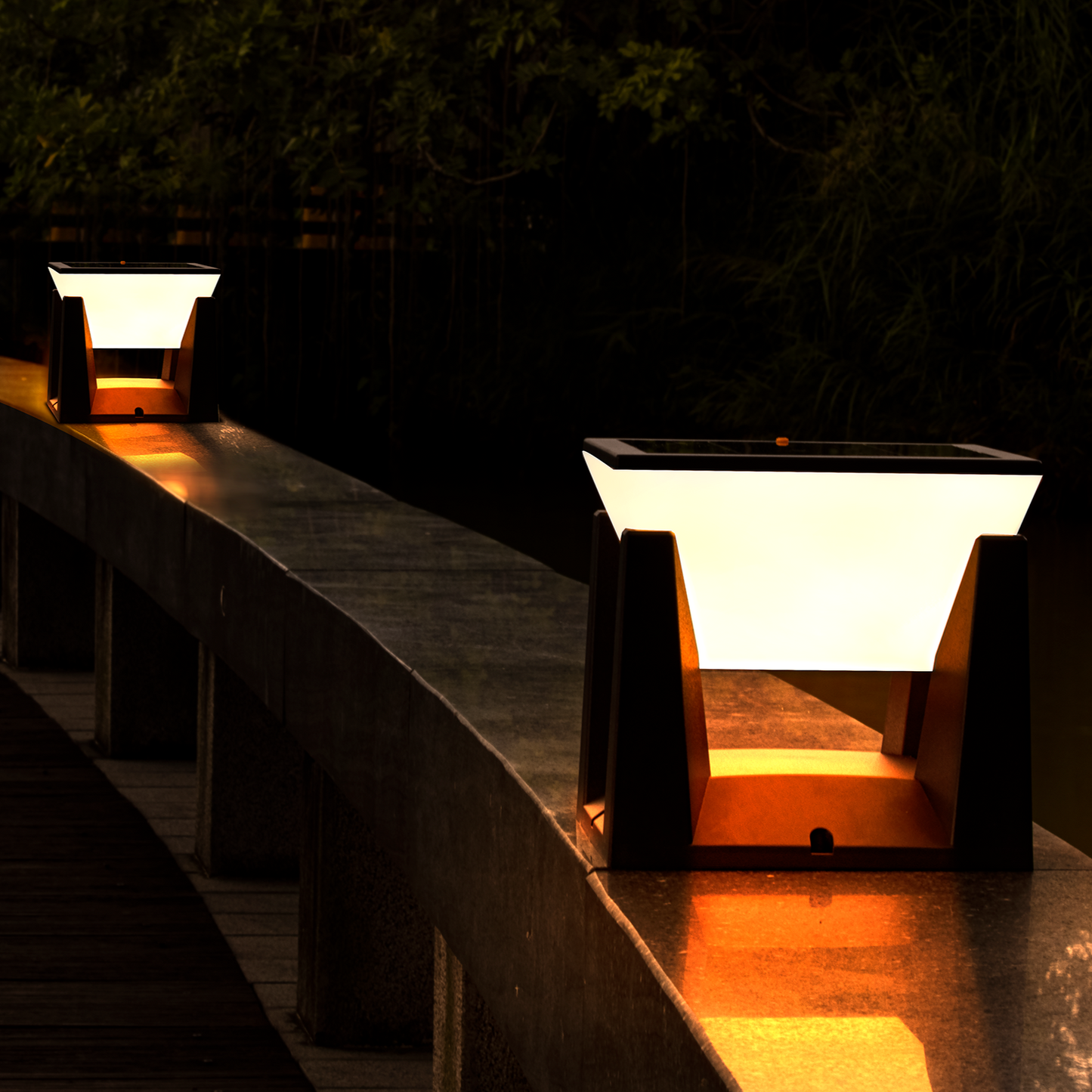 Eco Friendly Solar Garden Lamp - Fesara