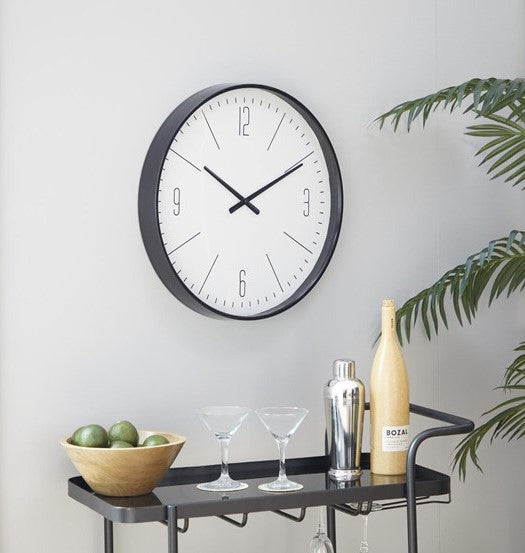 Elegant Round Black Wall Clock - Fesara