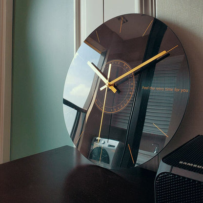 Stylish Glass Wall Clock - Decorative Timepiece Design - Fesara