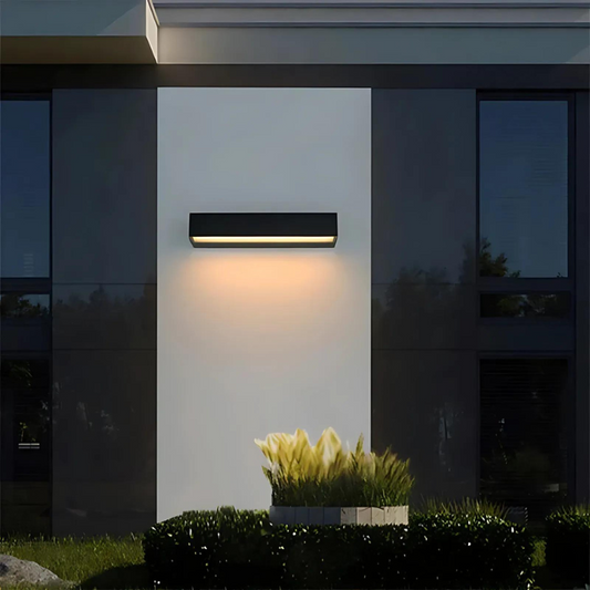 Classic Black Exterior Wall Lamp - Fesara