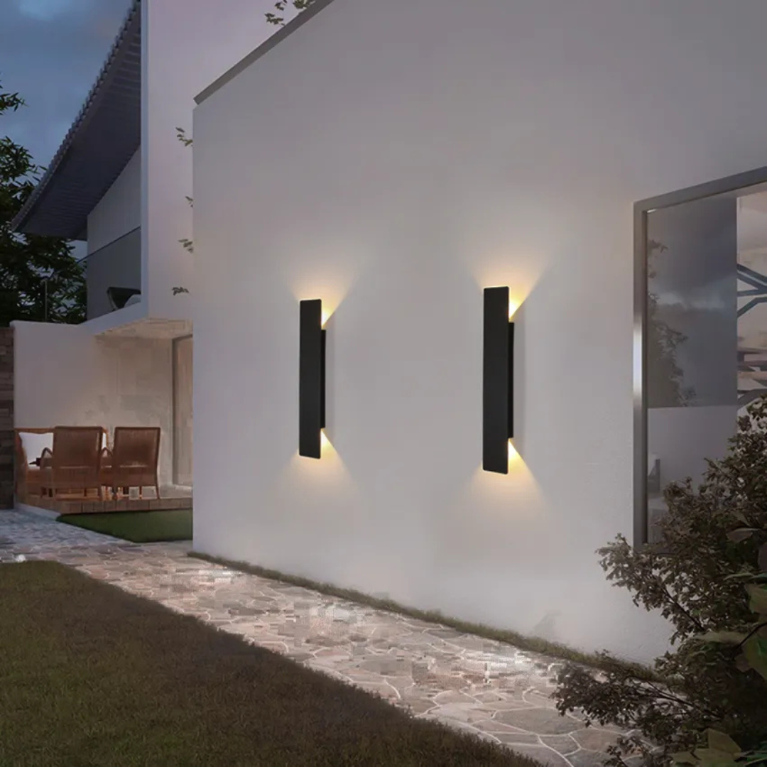 Durable Outdoor Metal Wall Light - Fesara