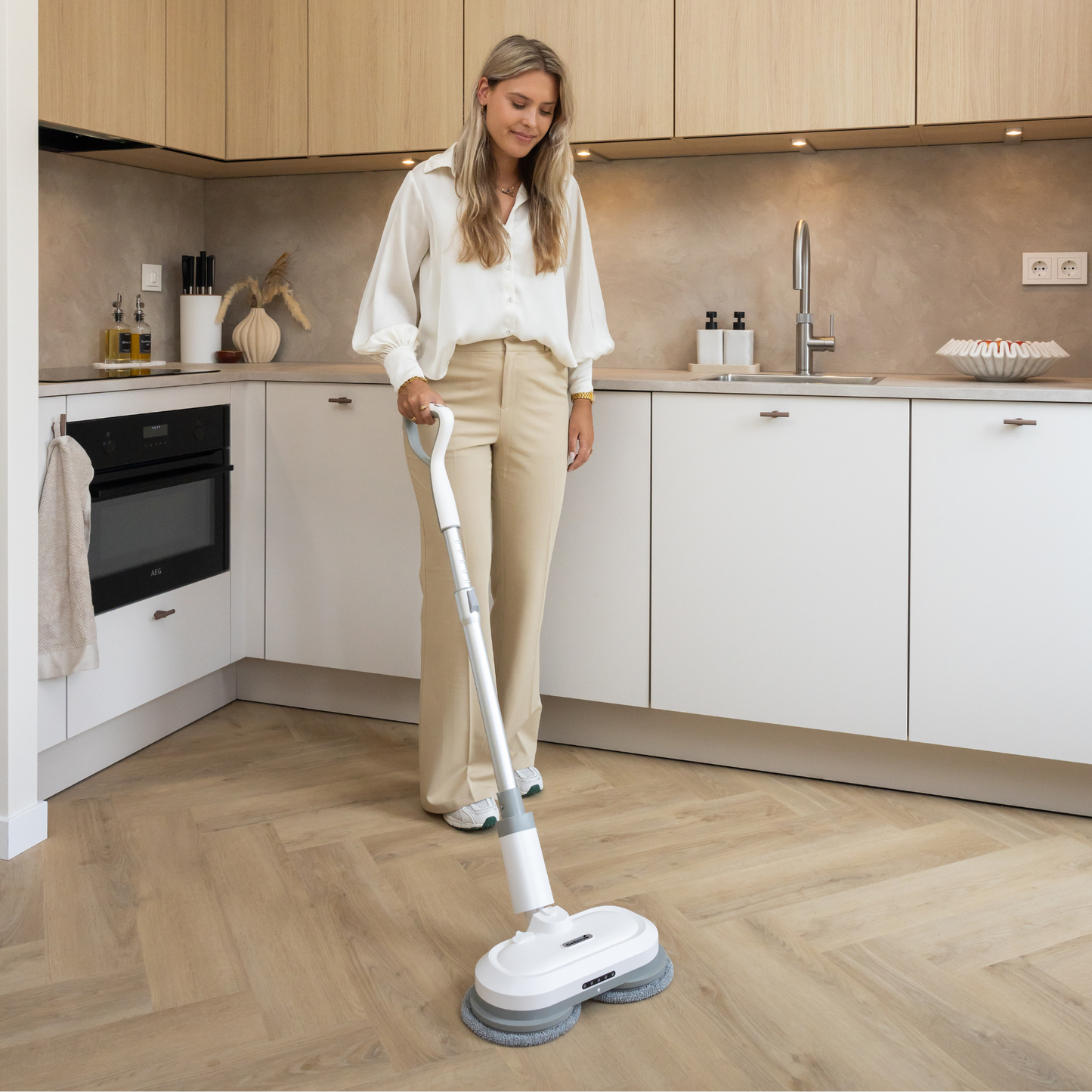 Easy Cordless Mop for Quick Cleaning