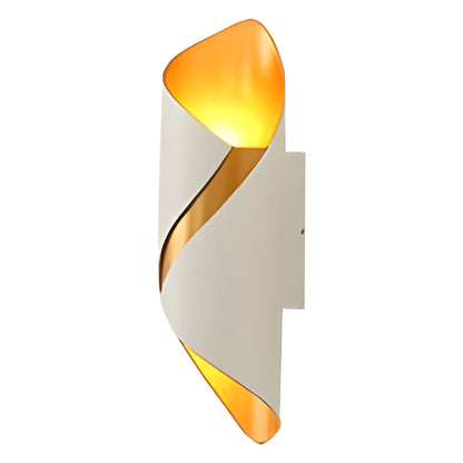 Energy Efficient Outdoor Wall Lamp