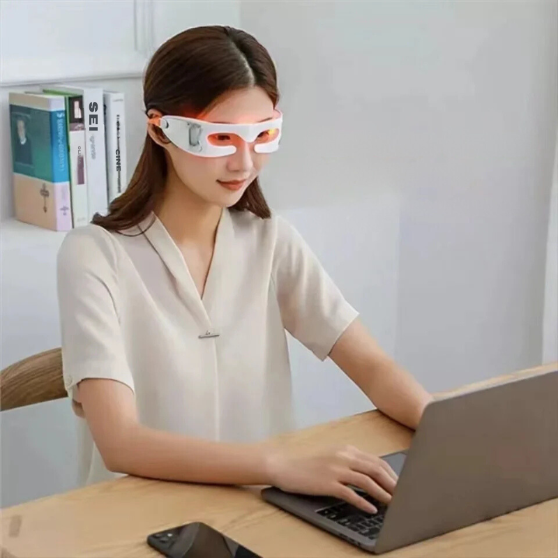 Natural Light Eye Mask for Dark Circles Relief