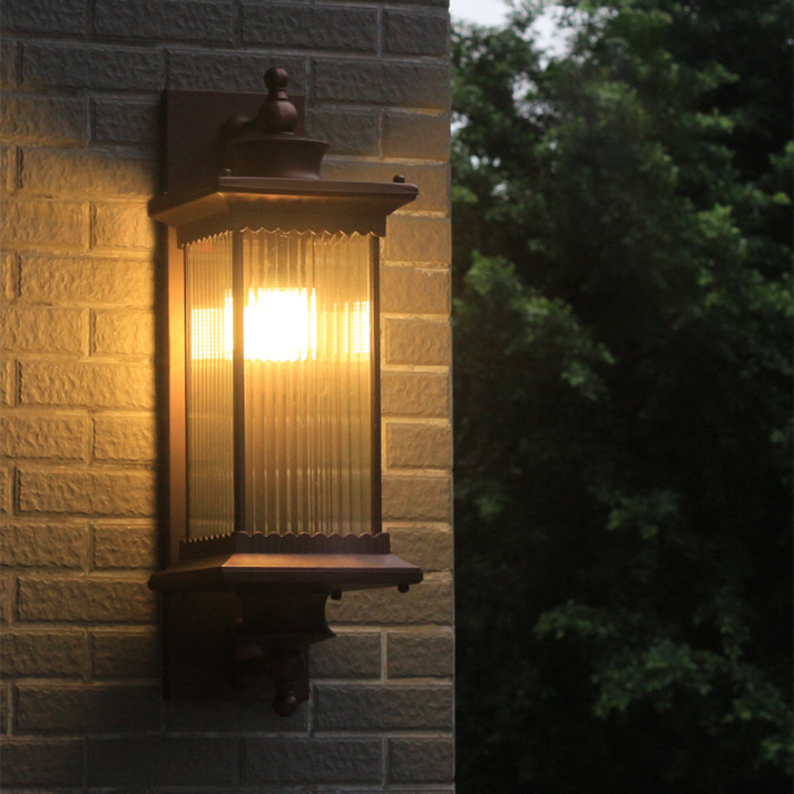 Vintage Black Outdoor Wall Lantern - Classic Rectangular Design for Gardens-4