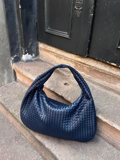 Chic Versatile Cross Body Handbag