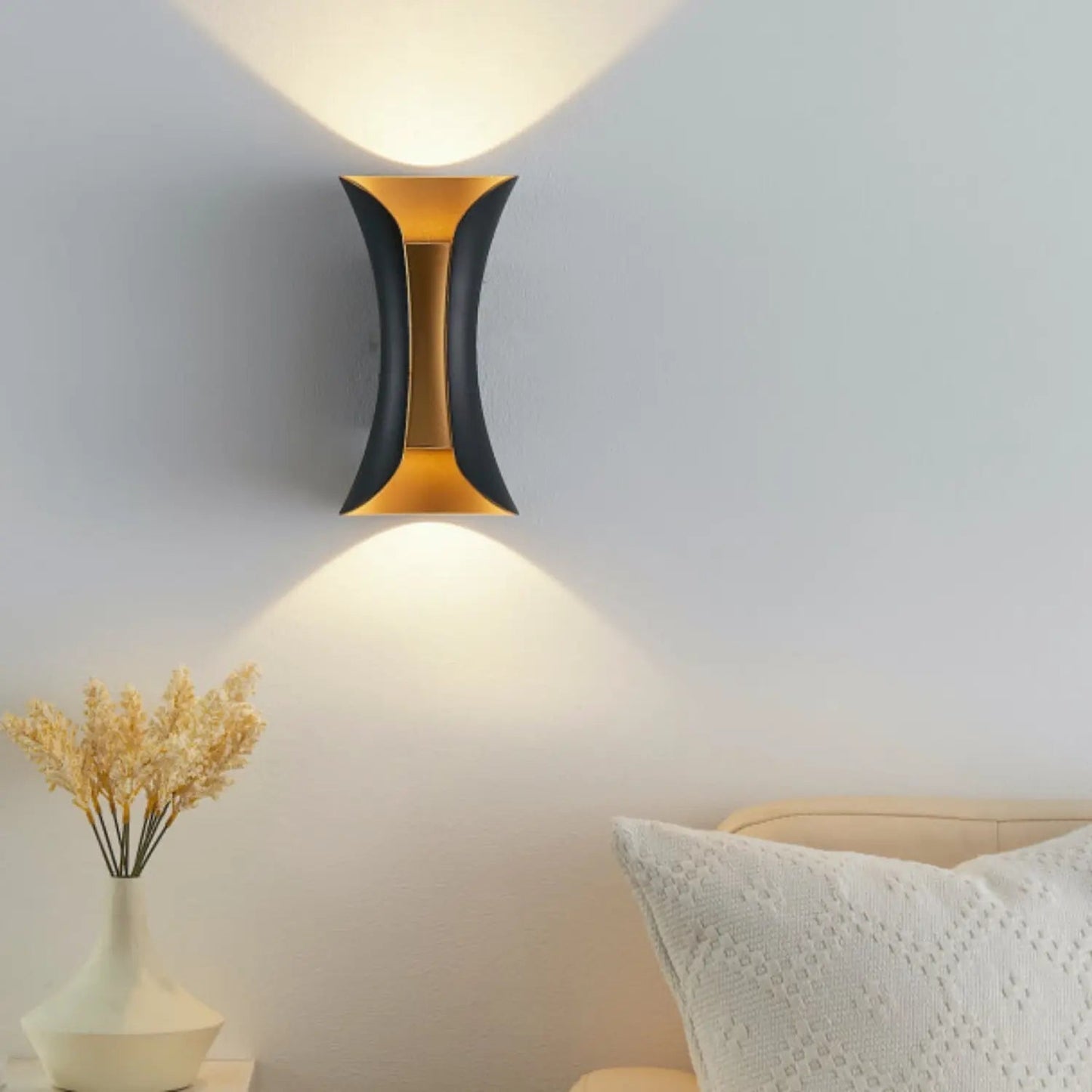 Elegant Modern Wall Lamp