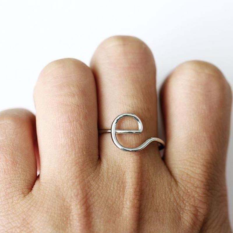 Fesara | Classic Alphabet Ring