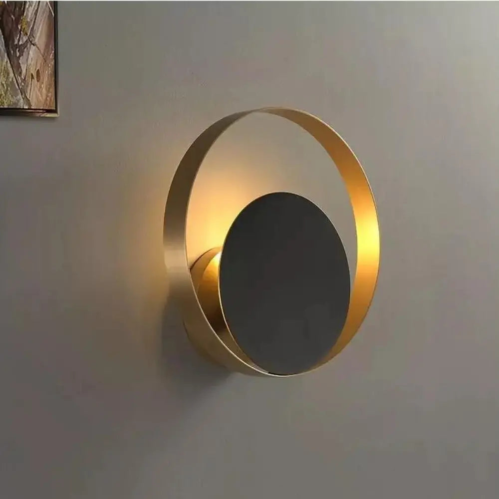 Sleek Contemporary Wall Light